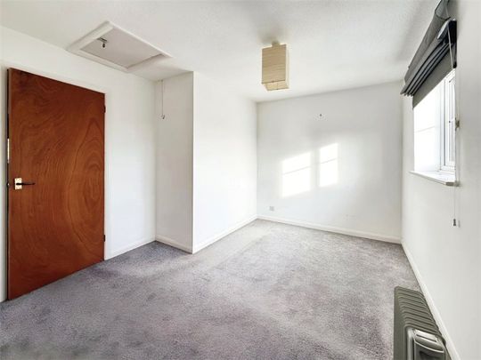 Bluebell Rise, Lightwater, Surrey, GU18 5YN - Photo 1