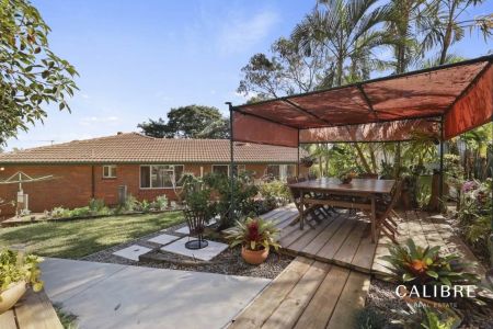 “Quiet Cul-de-Sac Low Set Brick - Room to Move” - Photo 4