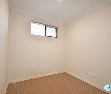 WELL PRESENTED 4x2 WITH STUDY! - Photo 6