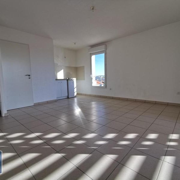 Location Appartement 3 pièces 52m² ST LAURENT DE LA SALANQUE 66250 - Photo 1