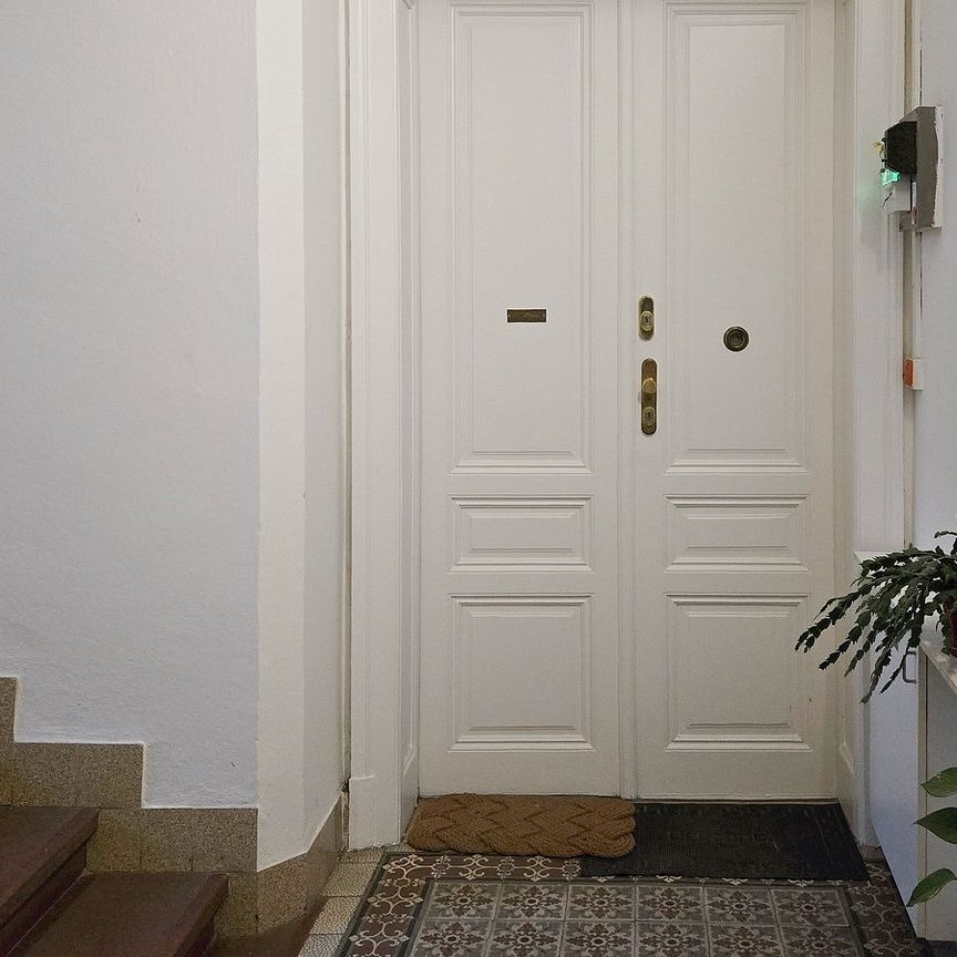 Pronájem bytu 2+1 81 m² - Photo 1