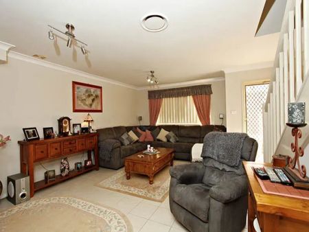 Spacious Family Townhouse with Private Backyard in Prime Schofields Location - Photo 2