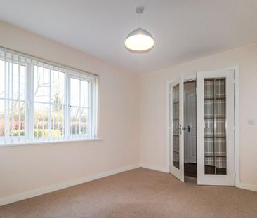 4 bedroom detached house to rent - Photo 2