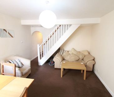 3 Bed Terraced House, Stanway Cottages, RG6 - Photo 5