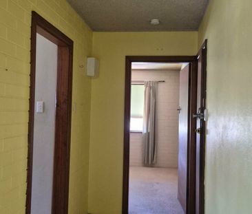 One Bedroom Flat - Photo 1