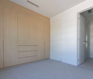 Architecturally crafted townhouse - Photo 3