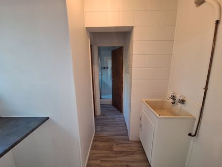 Good Value 1 Bedroom Unit - Photo 2