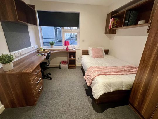 Flat 2, Plymbridge Lane, Derriford, Plymouth (2) - Photo 1