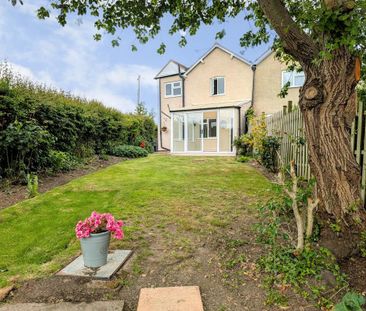 2 bedroom terraced house to rent - Photo 4