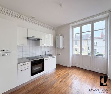 Location Appartement 4 pièces 109m² - Photo 3