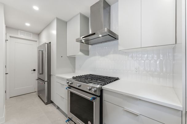 For Lease - 512 Roosevelt Avenue Unit# A, Carlingwood - Westboro and Area, Ontario - Photo 1
