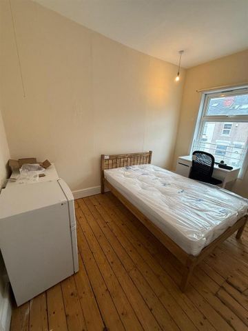 5 bedroom terraced house to rent - Photo 4