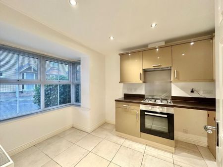 4 bedroom semi-detached house to rent - Photo 5