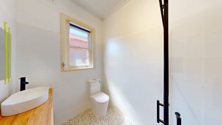 Location meet Spacious Convenience - Photo 2