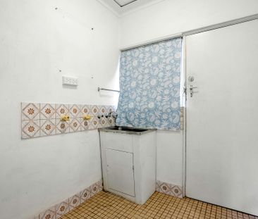 Relaxed Mandurah Living with Great Entertaining Space - Photo 3