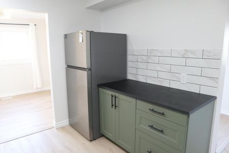 For Lease - 2700 Barton Street Unit# 47, Hamilton, Ontario - Photo 2