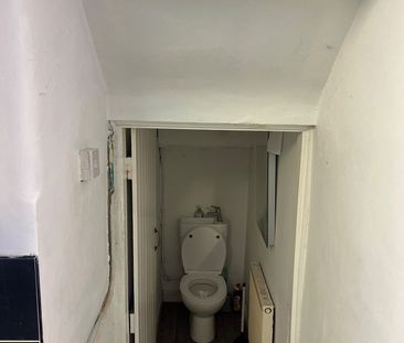 Room in a Shared House, Peter Road, L4 - Photo 1