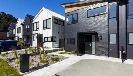 12 Betty Boyes Street, Wallaceville - Photo 2