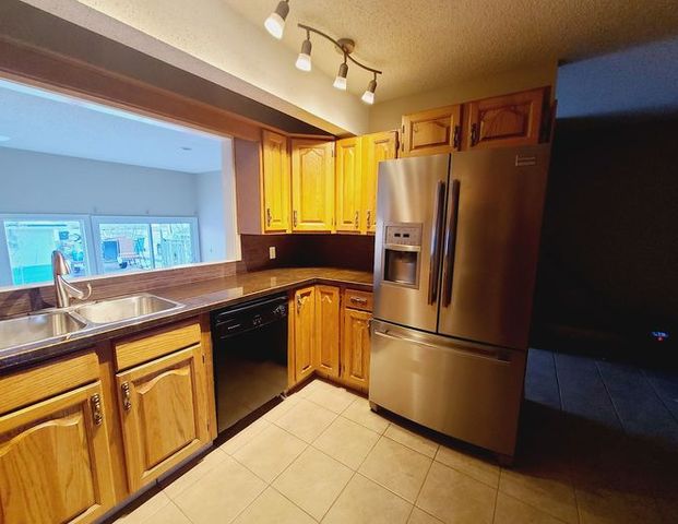 Newly renovated 6 bedroom near U of C and SAIT | 2435 26th Ave NW, Calgary - Photo 1