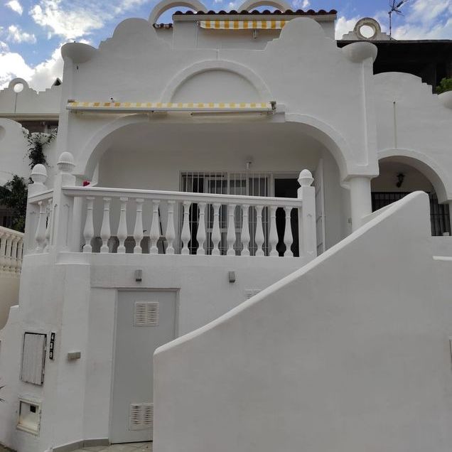 Alquiler de chalet adosado en Avenida Aljaima, 23 - Photo 1