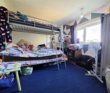 2 bedroom end of terrace house to rent - Photo 4