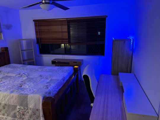 Molendinar - Photo 1