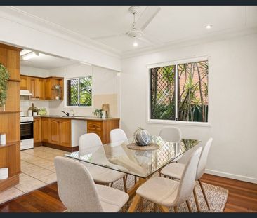 Relaxed Coastal Living with Space & Convenience in Clontarf - Photo 3