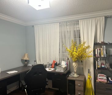 For Lease - 52 Brockdale Street, Richmond Hill, Ontario - Photo 2