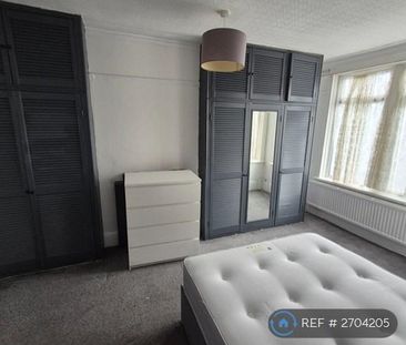 1 bedroom in a house share to rent - Photo 6