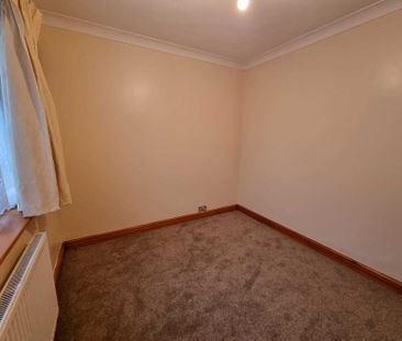 2 bedroom semi-detached house to rent - Photo 6