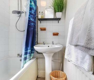 4 bedroom semi-detached house to rent - Photo 5