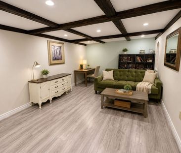 For Lease - 421 Canterbury Crescent, Oakville, Ontario - Photo 2