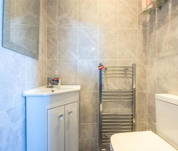 4 bedroom terraced house to rent - Photo 3