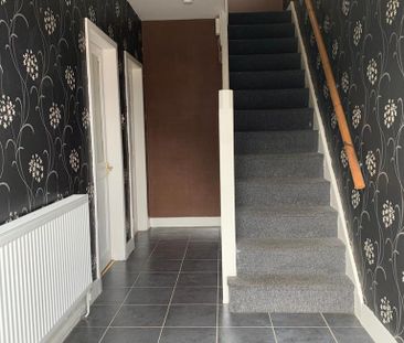 3 bedroom semi-detached house to rent - Photo 2