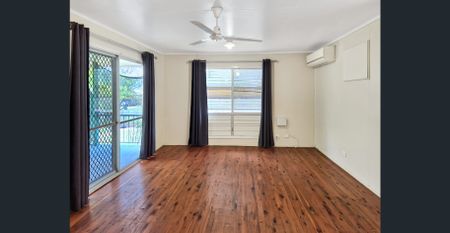 Located in a quiet cul-de-sac, family friendly area with convenient access to schools and shops. - Photo 5