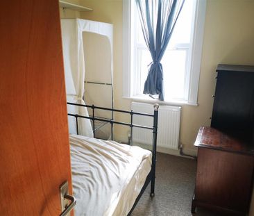 3 bedroom apartment to rent - Photo 3