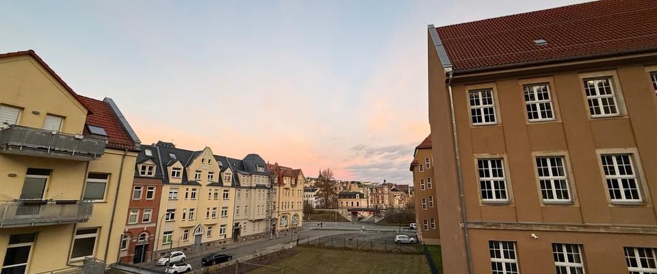 Schöne, kleine 2-Raum-Dachgeschoss-Wohnung mit Balkon in Greiz (WE18) - Foto 1
