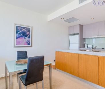 Fully furnished apartment with extra space for working from home, i... - Photo 5