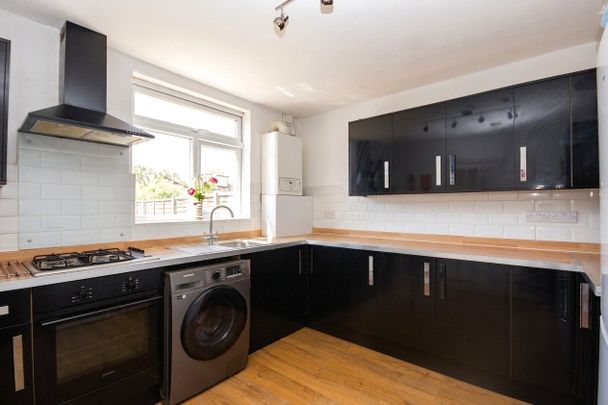 Mortimer Road, - Photo 1
