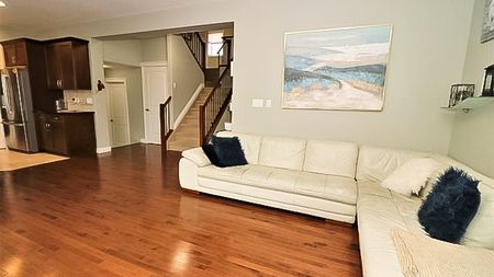 Beautiful Walkout Backing A Pond In The Hamptons.Pets Negotiable. - Photo 3