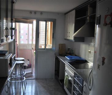 Piso de alquiler en Calle de Pío Baroja, 9, Espartales - Photo 3