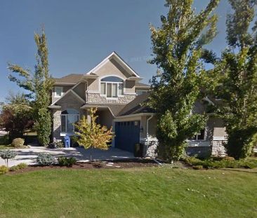 5-Bed + Flex | Oversized Double Garage | Discovery Ridge SW (RP481) — 5 Bedrooms House - Photo 1