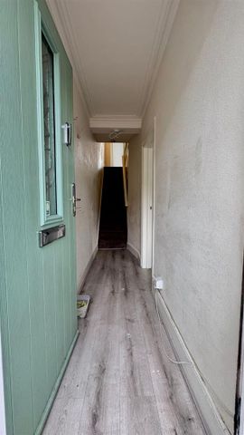 Clive Road, Enfield EN1, London - Photo 5