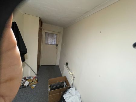 2 Bed Flat, Victoria Road, B27 - Photo 2