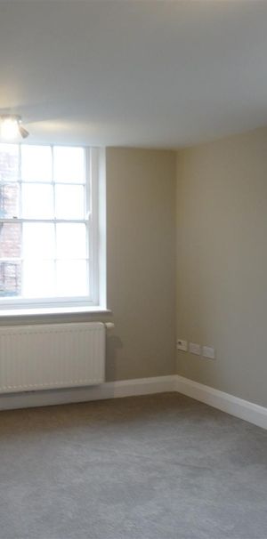 Flat 2 13a Castle Foregate, Shrewsbury, SY1 2DJ - Photo 1