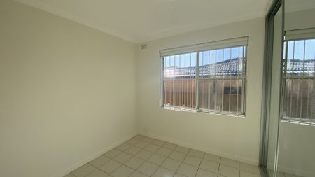 Modern 3 bedroom Unit - Photo 3