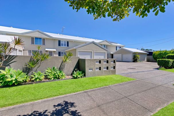 Easy Coastal Living, Moments to Mudjimba Beach! - Photo 1