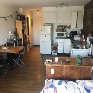 1 CH - 1 SDB - Montréal - $1,195 /mo - Photo 2