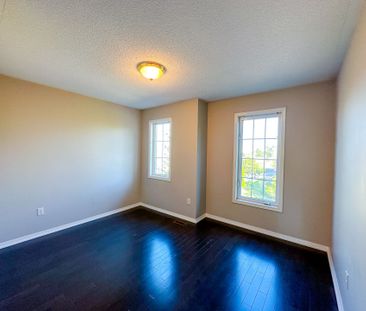 For Lease - 216 Equator Crescent, Vaughan, Ontario - Photo 2