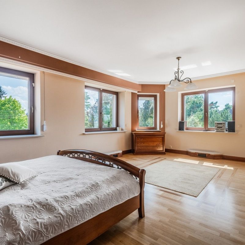 Wyjątkowa rezydencja w Józefowie - Zdjęcie 1